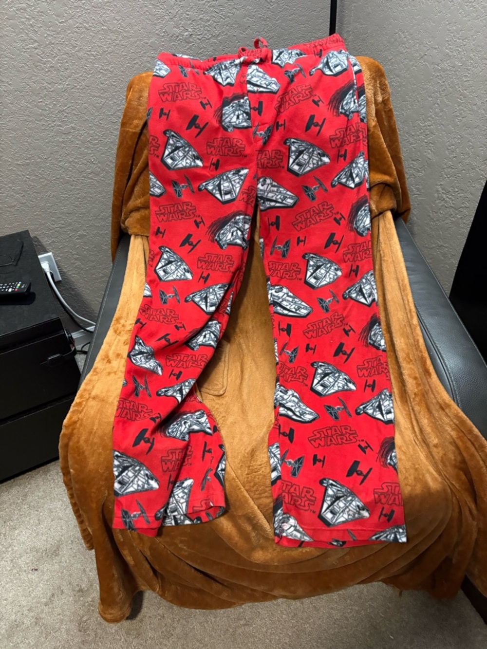 Men’s Star Wars fleece Pajama Bottoms. Size XL